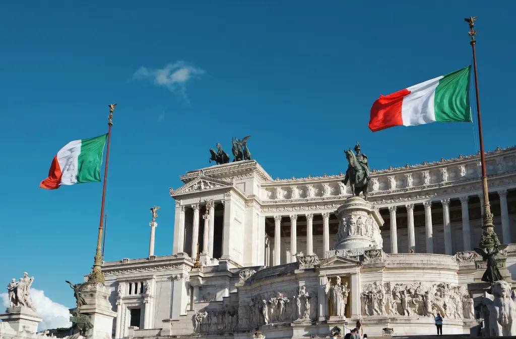 unsplash_dacdEbdqjpk_italian flag.webp.jpg.jpg.jpg.jpg.jpg.jpg.jpg
