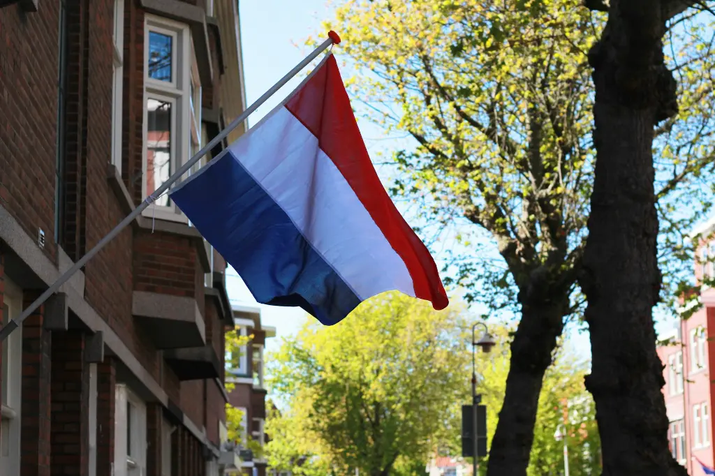 unsplash_Fikk06-einI_netherlands flag.webp.jpg.jpg.jpg