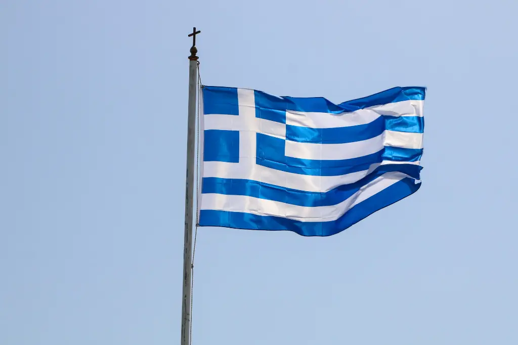 unsplash_tIaNbmLed1M_greek flag.webp