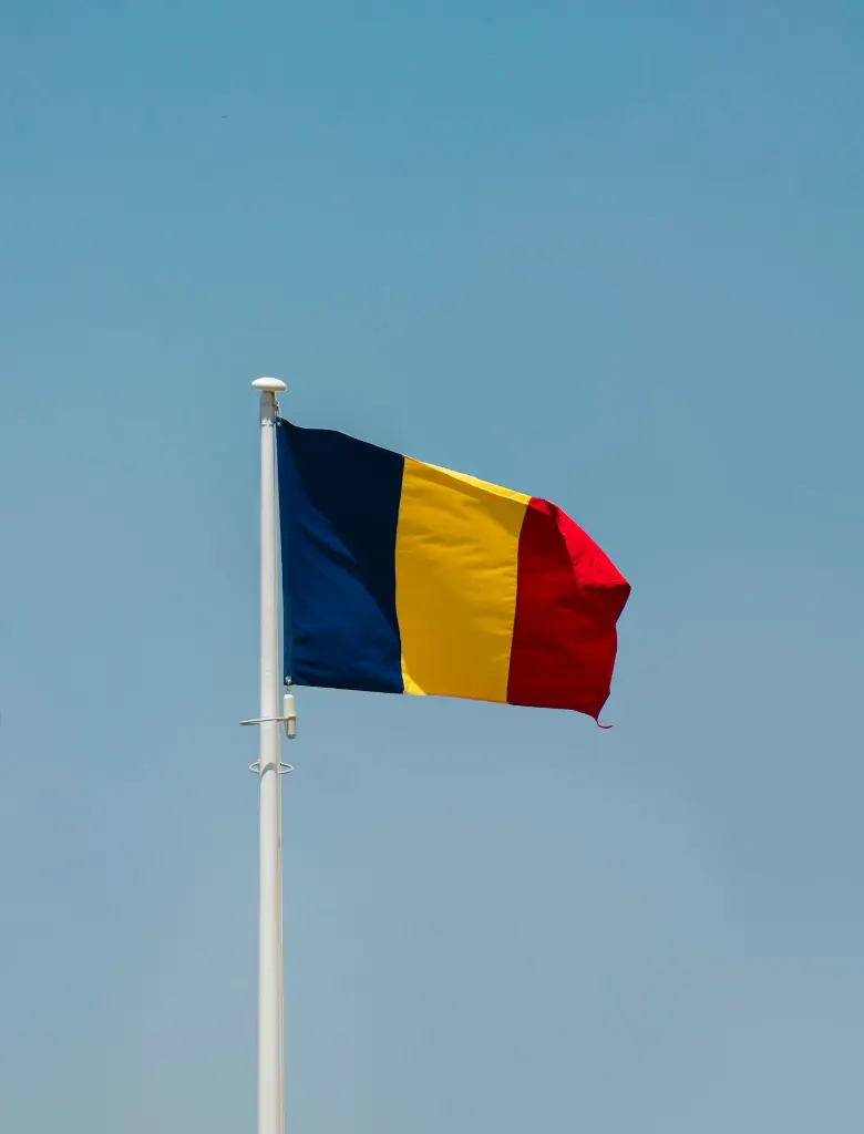 unsplash_bdRfw8CYKTE_romanian flag.webp