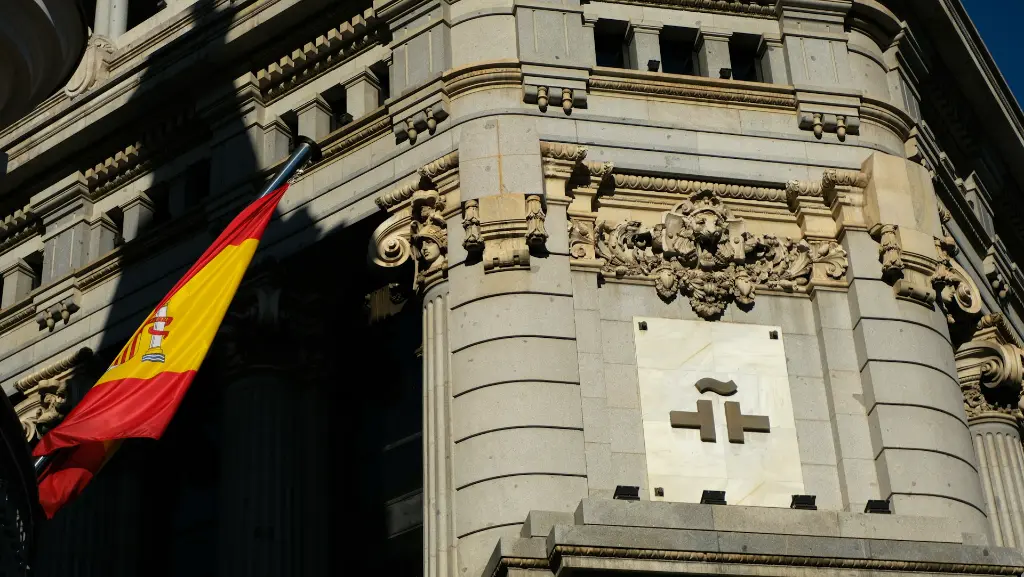 unsplash_QpOjQ0ck1PE_spain flag.webp.jpg.jpg.jpg.jpg.jpg.jpg