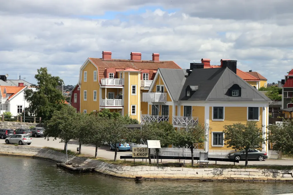 unsplash_c3FQPjKRWH4_swedish flag.webp.jpg.jpg.jpg.jpg.jpg.jpg