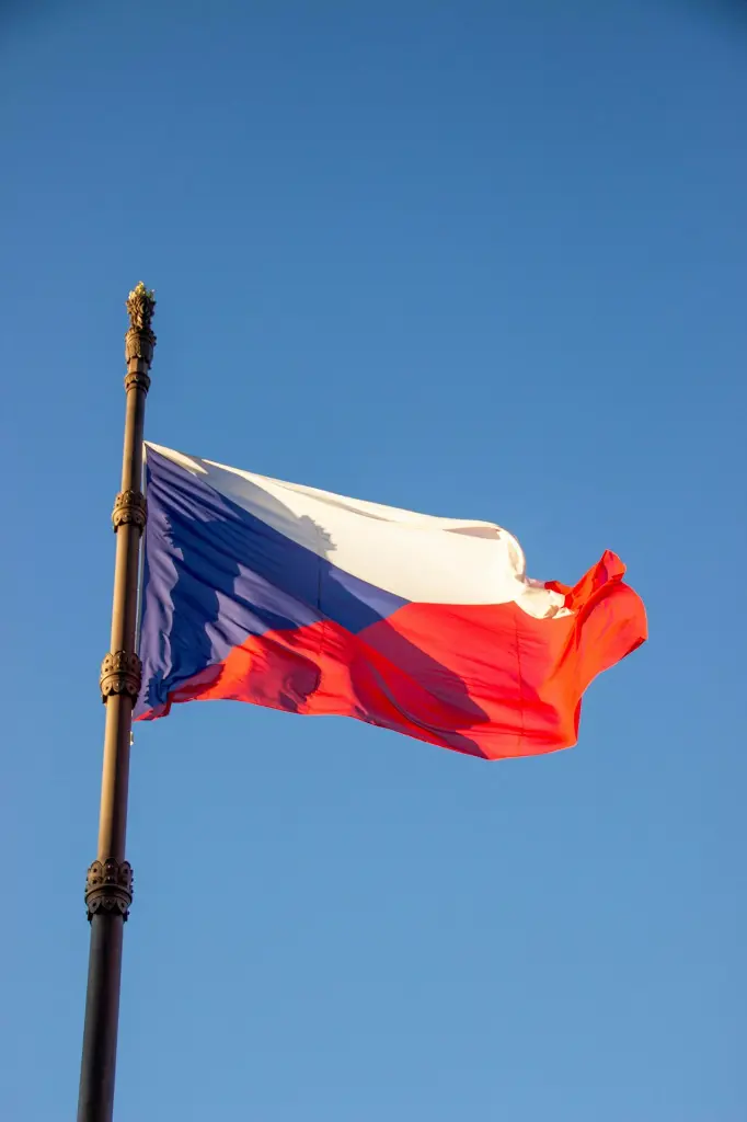 unsplash_BSW657QRy1Q_czech republic flag.webp
